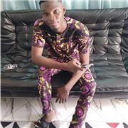 Je suis un professeur disponible pour dispenser les cours de français aux élèves, étudiants et toute personne désireuse